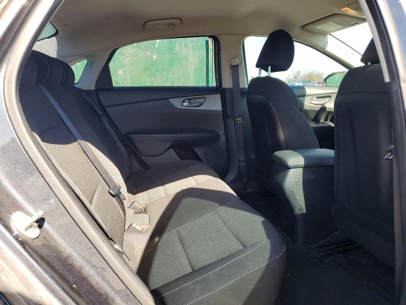 Photo 10 from auction – 2019 KIA FORTE with VIN 3KPF24AD0KE077197