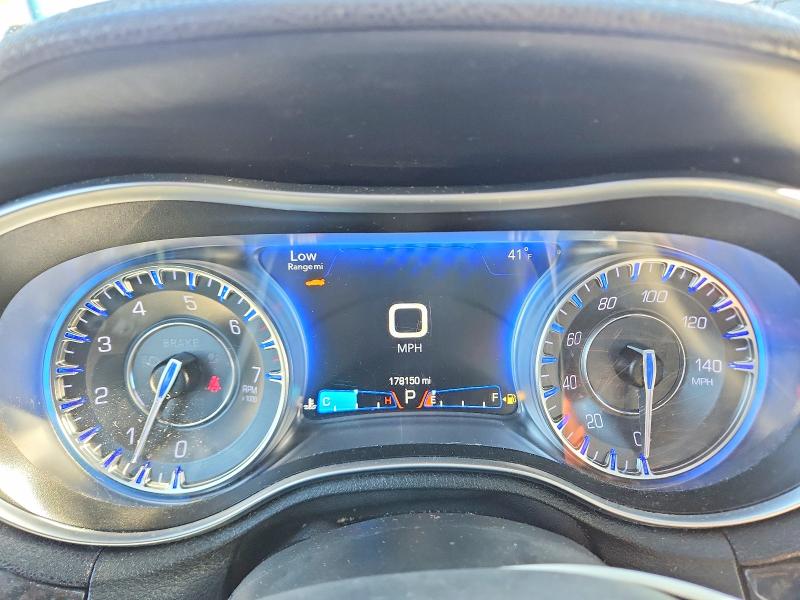 Photo 9 from auction – 2016 CHRYSLER 300C with VIN 2C3CCAEG5GH216615