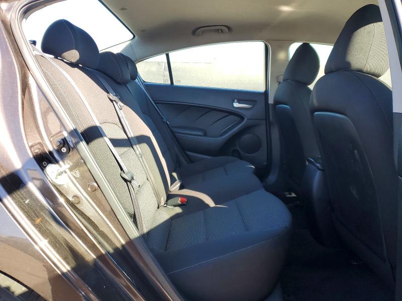 Photo 10 from auction – 2017 KIA FORTE LX with VIN 3KPFK4A70HE081415