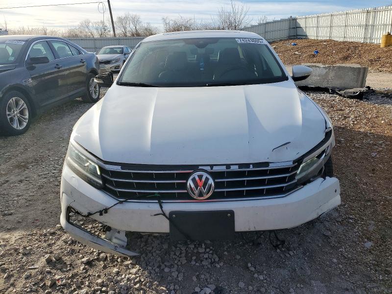 Photo 5 from auction – 2017 VOLKSWAGEN PASSAT with VIN 1VWCT7A36HC076478