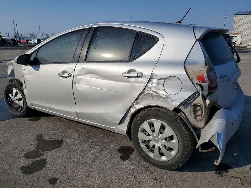 Photo 2 from auction – 2014 TOYOTA PRIUS C with VIN JTDKDTB37E1075320