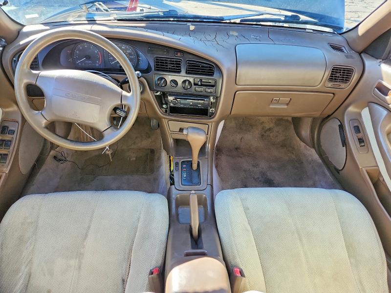 Photo 8 from auction – 1994 TOYOTA CAMRY with VIN 4T1SK12E7RU331032
