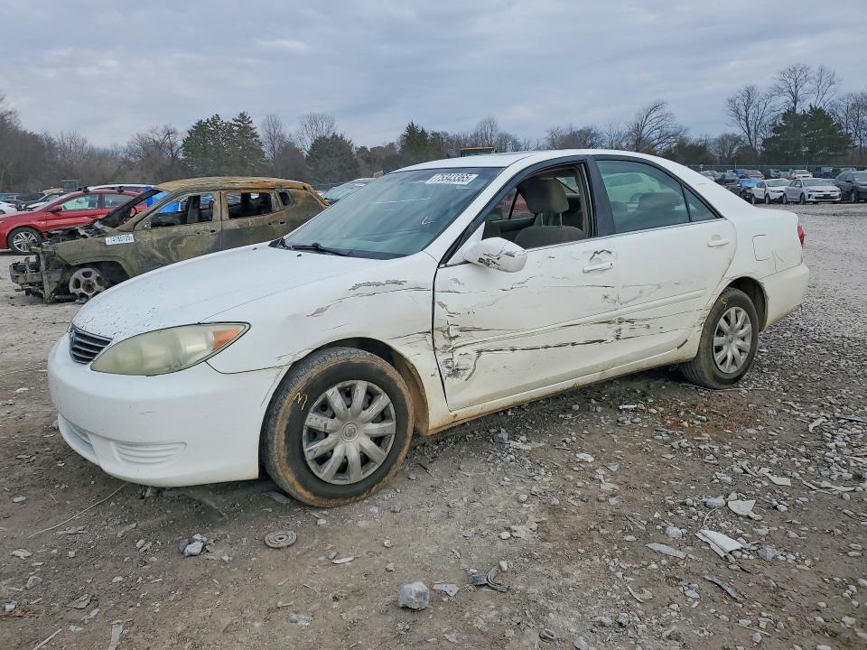 TOYOTA CAMRY 2005 with VIN 4T1BE32K05U011425 - Photo from auction