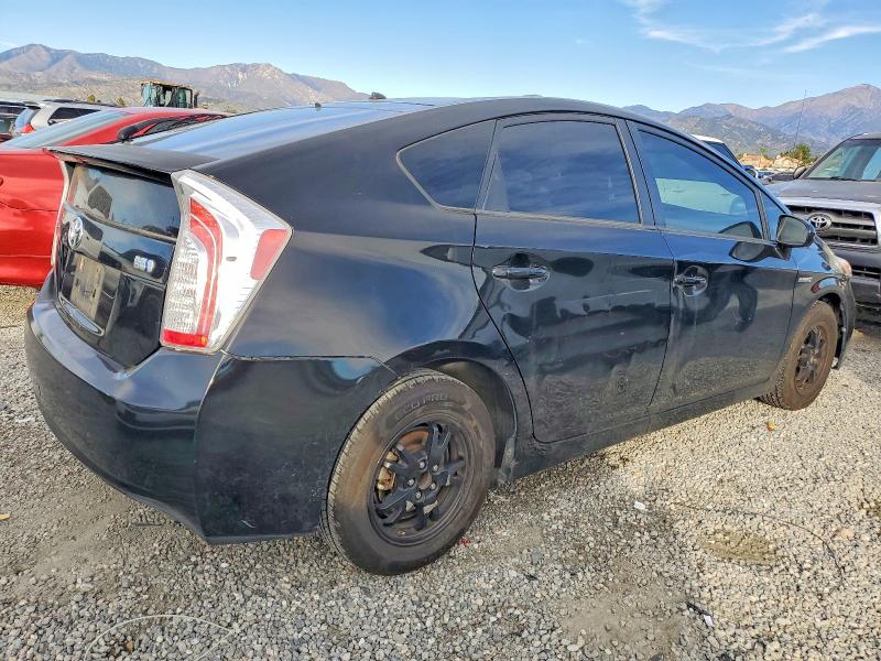 Photo 3 from auction – 2013 TOYOTA PRIUS with VIN JTDKN3DU1D5563303