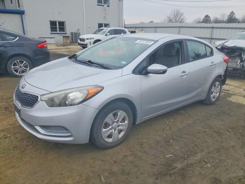 KIA FORTE 2015 with VIN KNAFK4A64F5348178 - Photo from auction