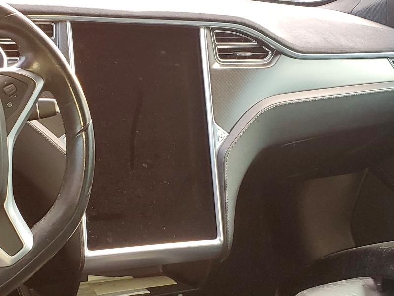 Photo 9 from auction – 2015 TESLA MODEL S with VIN 5YJSA1E41FF112713