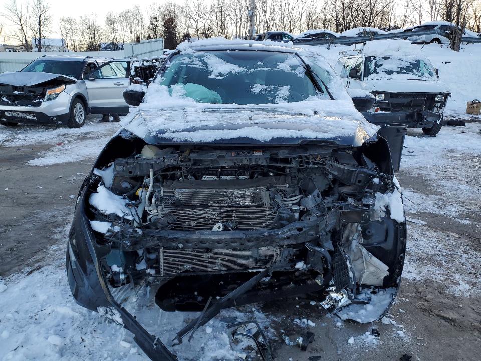 Photo 5 from auction – 2017 FORD ESCAPE with VIN 1FMCU9GD8HUE00578