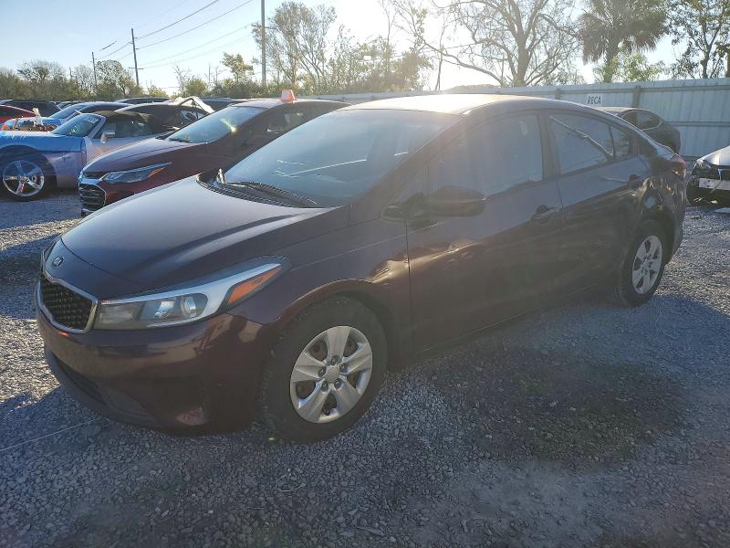 KIA FORTE LX 2017 with VIN 3KPFK4A7XHE138414 - Photo from auction