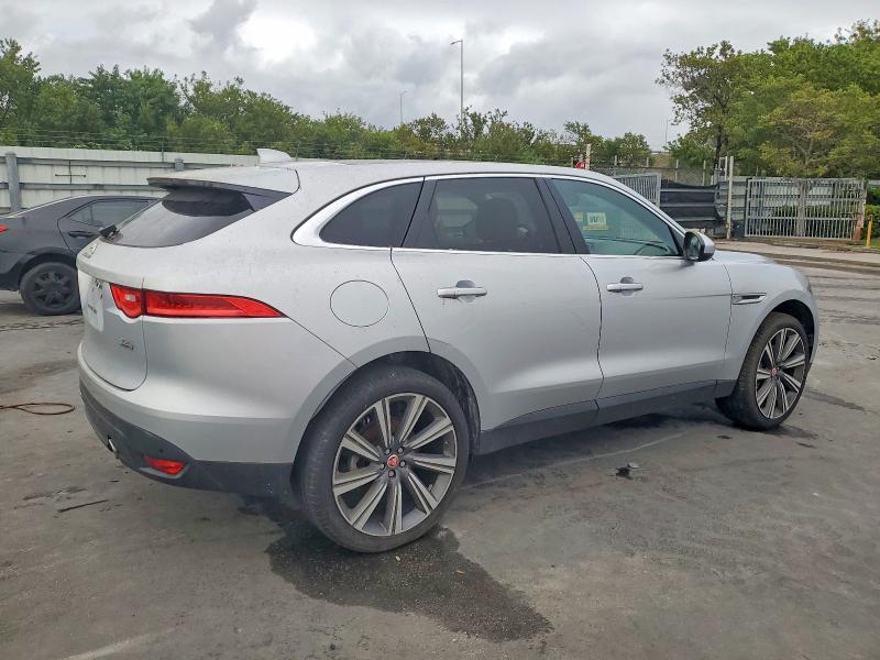 Photo 3 from auction – 2017 JAGUAR F-PACE with VIN SADCK2BVXHA060177