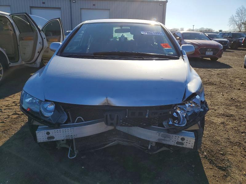Photo 5 from auction – 2011 HONDA CIVIC LX with VIN 2HGFA1F52BH303667