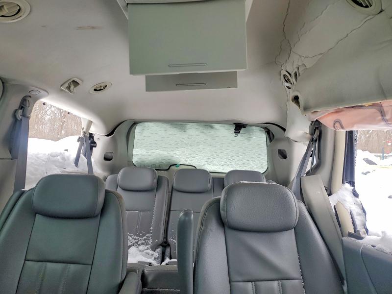 Photo 10 from auction – 2010 CHRYSLER TOWN & COU with VIN 2A4RR5D13AR305507