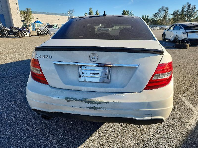 Photo 6 from auction – 2012 MERCEDES-BENZ C with VIN WDDGF4HB2CF849046