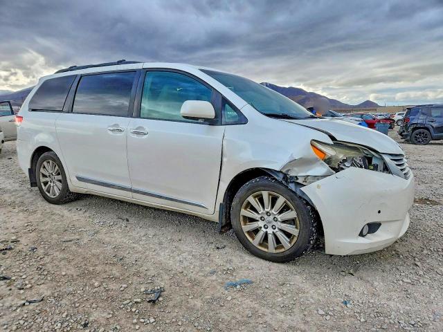 Photo 4 from auction – 2012 TOYOTA SIENNA XLE with VIN 5TDDK3DC7CS046508