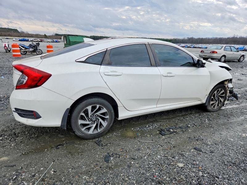 Photo 3 from auction – 2018 HONDA CIVIC EX with VIN 19XFC2F73JE000102
