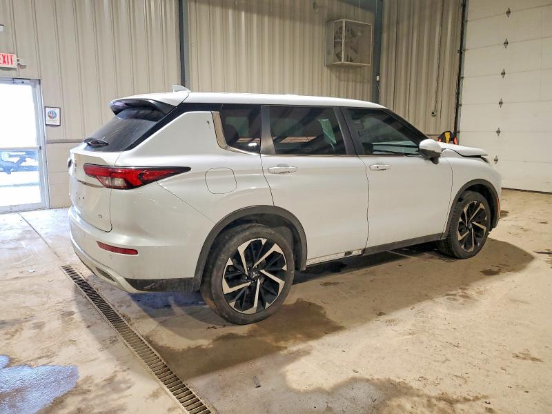 Photo 3 from auction – 2023 MITSUBISHI OUTLANDER with VIN JA4J3UA88PZ025476