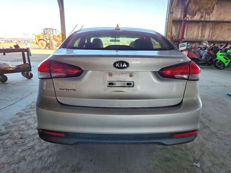 Photo 6 from auction – 2017 KIA FORTE LX with VIN 3KPFK4A7XHE057154