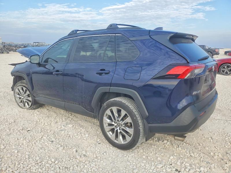 Photo 2 from auction – 2021 TOYOTA RAV4 XLE P with VIN 2T3C1RFV2MW153174