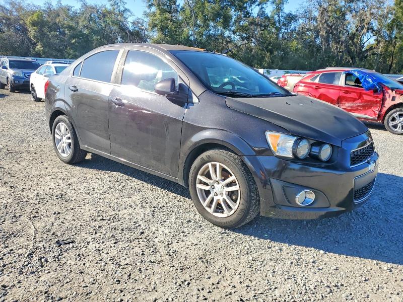 Zdjęcie 4 z aukcji – 2014 CHEVROLET SONIC LT z VIN 1G1JC5SH1E4238959