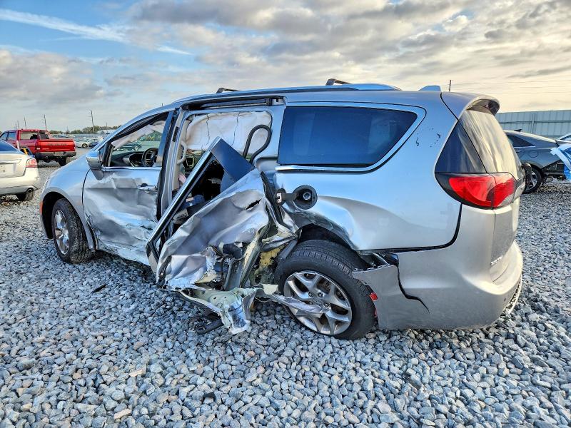 Photo 2 from auction – 2018 CHRYSLER PACIFICA L with VIN 2C4RC1GG9JR251968