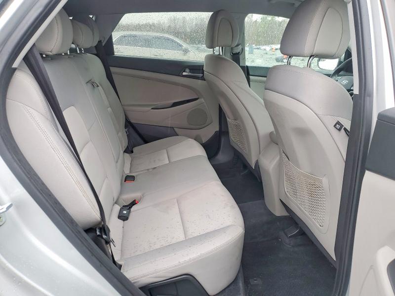 Photo 11 from auction – 2017 HYUNDAI TUCSON with VIN KM8J33A40HU588044