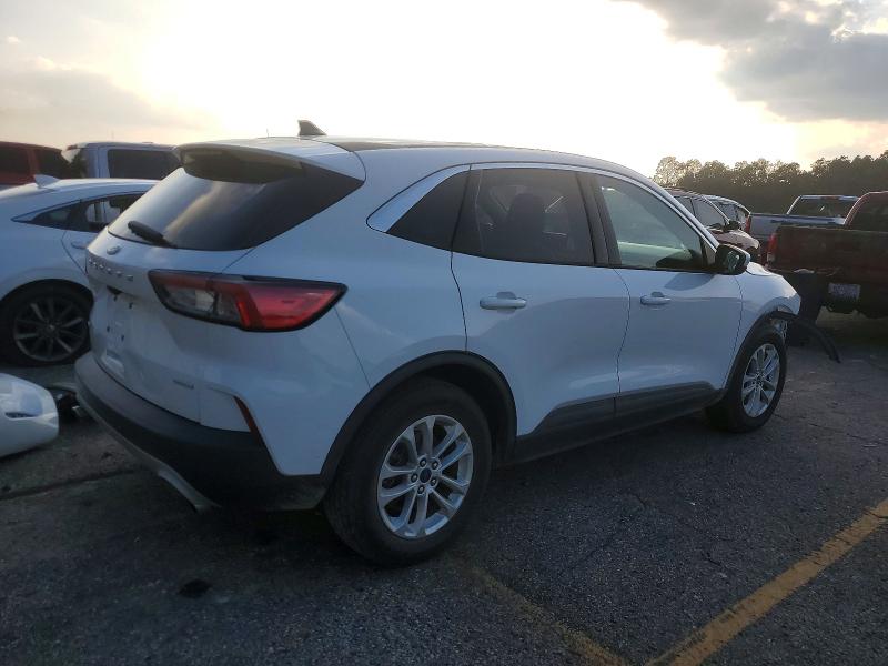 Photo 3 from auction – 2020 FORD ESCAPE with VIN 1FMCU0G66LUB83988