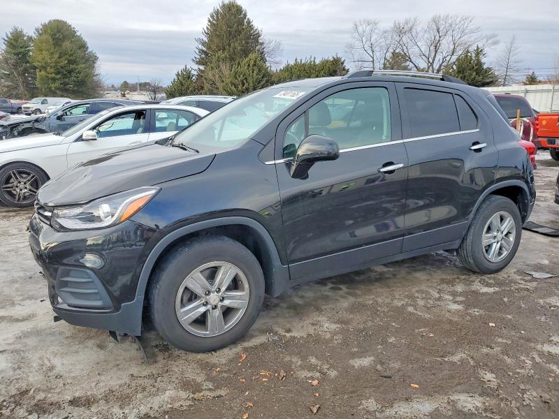 CHEVROLET TRAX 2020 with VIN KL7CJPSB2LB004560 - Photo from auction