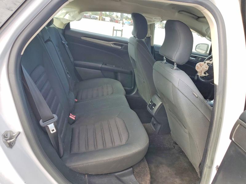 Photo 10 from auction – 2017 FORD FUSION with VIN 3FA6P0LU0HR385534