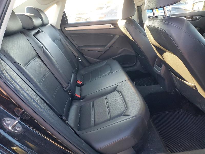 Photo 10 from auction – 2015 VOLKSWAGEN PASSAT S with VIN 1VWAT7A35FC040804