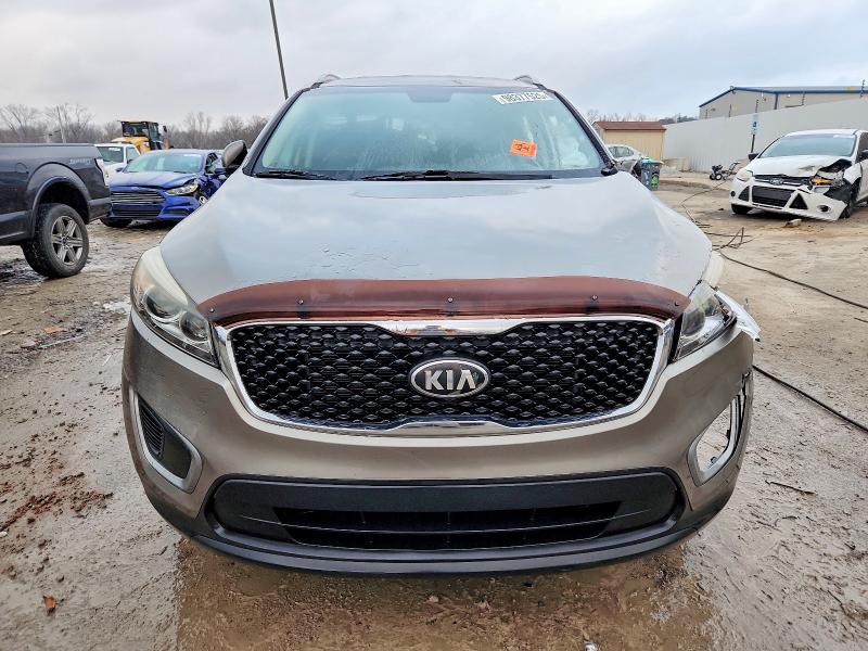 Photo 5 from auction – 2016 KIA SORENTO LX with VIN 5XYPGDA32GG039705