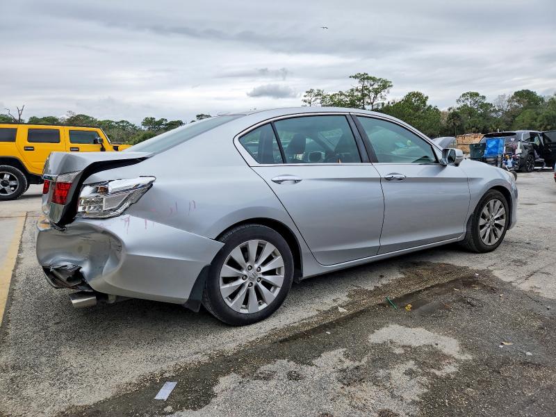 Photo 3 from auction – 2015 HONDA ACCORD with VIN 1HGCR2F83FA173995