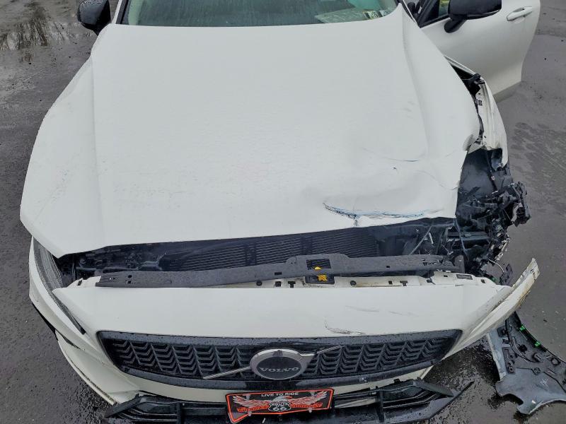 Photo 11 from auction – 2023 VOLVO S60 CORE with VIN 7JRL12TV6PG244428