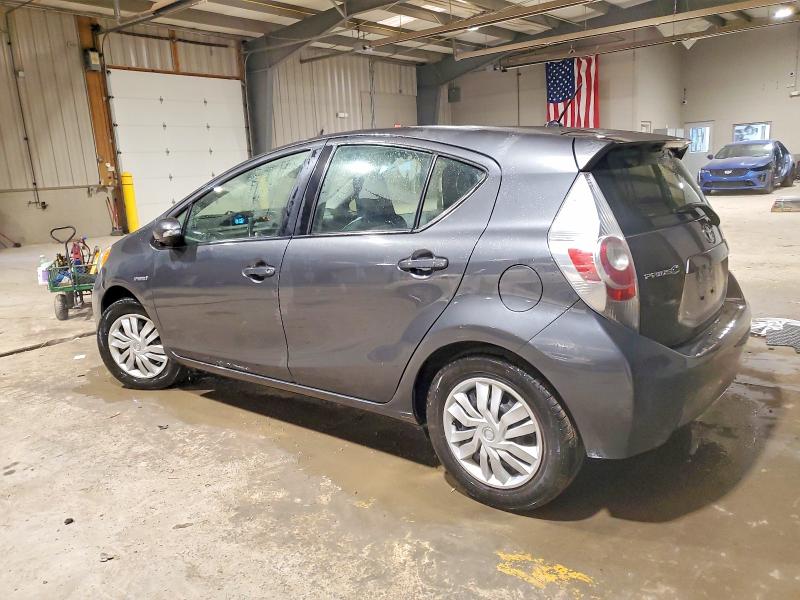 Photo 2 from auction – 2014 TOYOTA PRIUS C with VIN JTDKDTB33E1072009