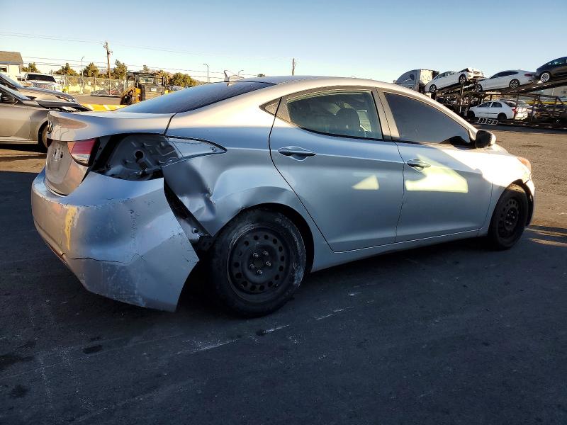 Photo 3 from auction – 2012 HYUNDAI ELANTRA with VIN KMHDH4AE0CU285903