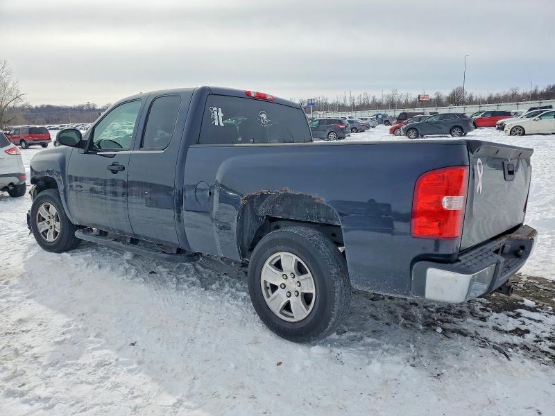 Photo 2 from auction – 2007 CHEVROLET SILVERADO with VIN 1GCEK19C07Z647202