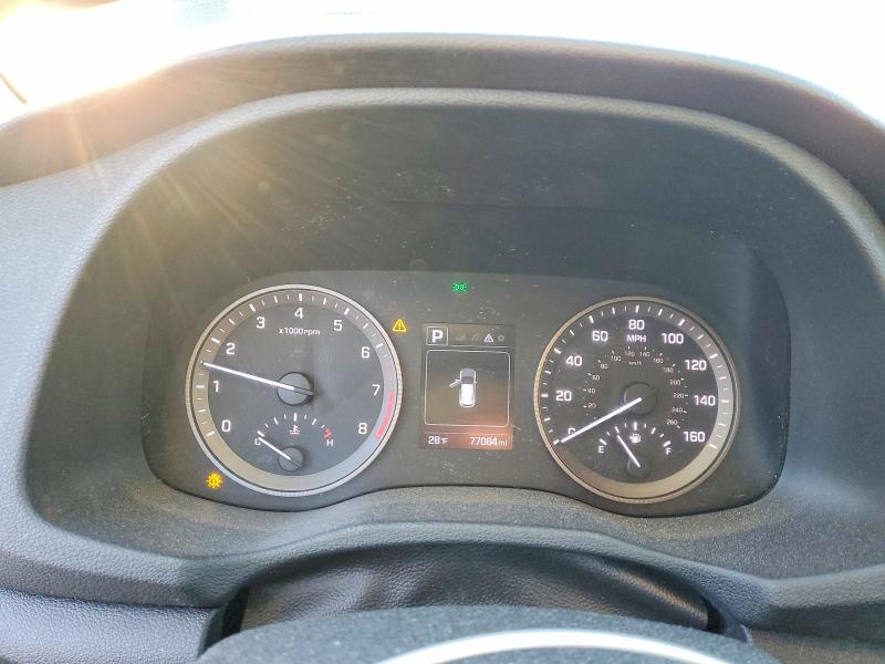 Photo 9 from auction – 2018 HYUNDAI TUCSON SE with VIN KM8J2CA47JU700153