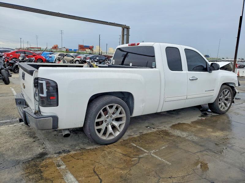Photo 3 from auction – 2011 CHEVROLET SILVERADO with VIN 1GCRCSE09BZ162095