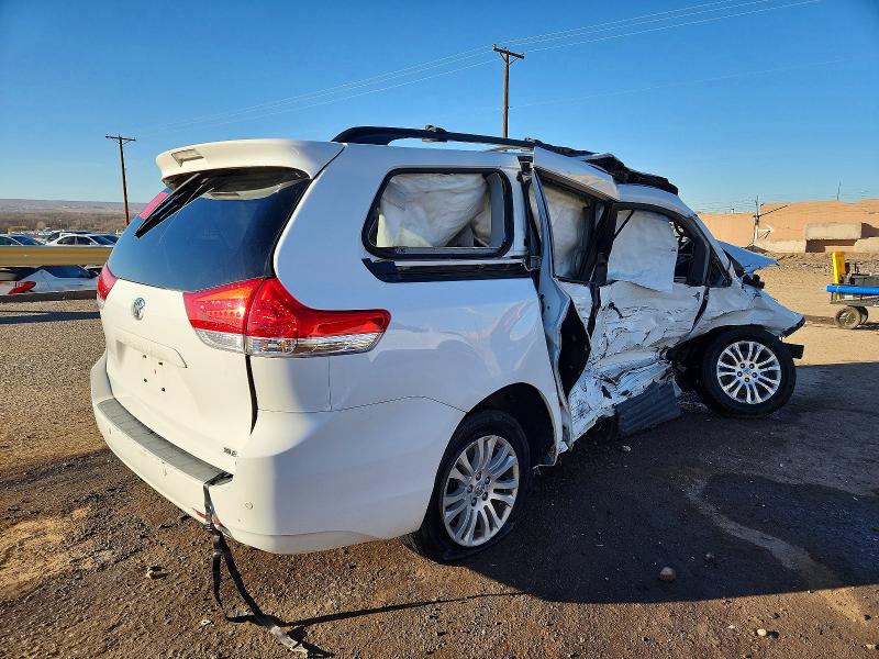 Photo 3 from auction – 2014 TOYOTA SIENNA XLE with VIN 5TDYK3DC0ES467216