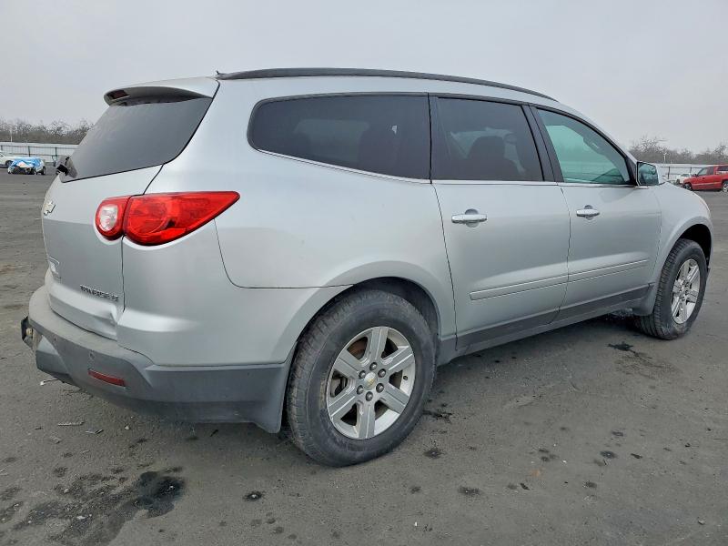 Photo 3 from auction – 2012 CHEVROLET TRAVERSE with VIN 1GNKVGED8CJ138972