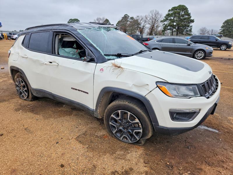 Photo 4 from auction – 2019 JEEP COMPASS with VIN 3C4NJDDB3KT669164