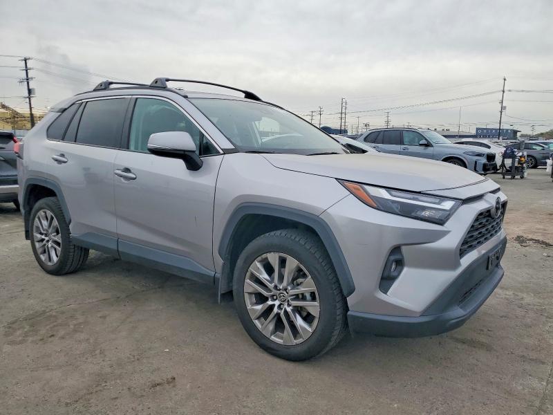 Zdjęcie 4 z aukcji – 2022 TOYOTA RAV4 z VIN 2T3C1RFV4NC202846