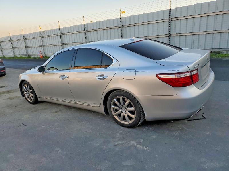 Photo 2 from auction – 2009 LEXUS LS with VIN JTHBL46F695089607