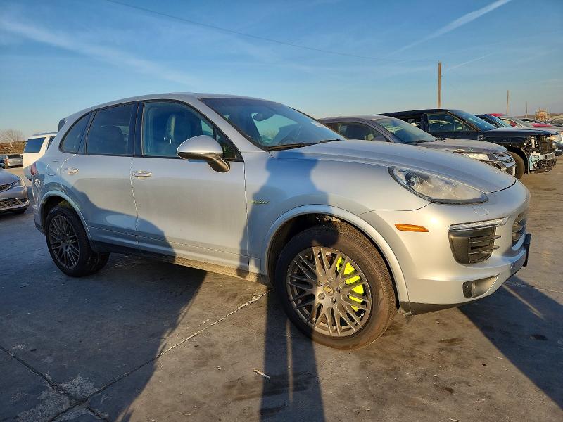 Photo 4 from auction – 2017 PORSCHE CAYENNE SE with VIN WP1AE2A2XHLA70857
