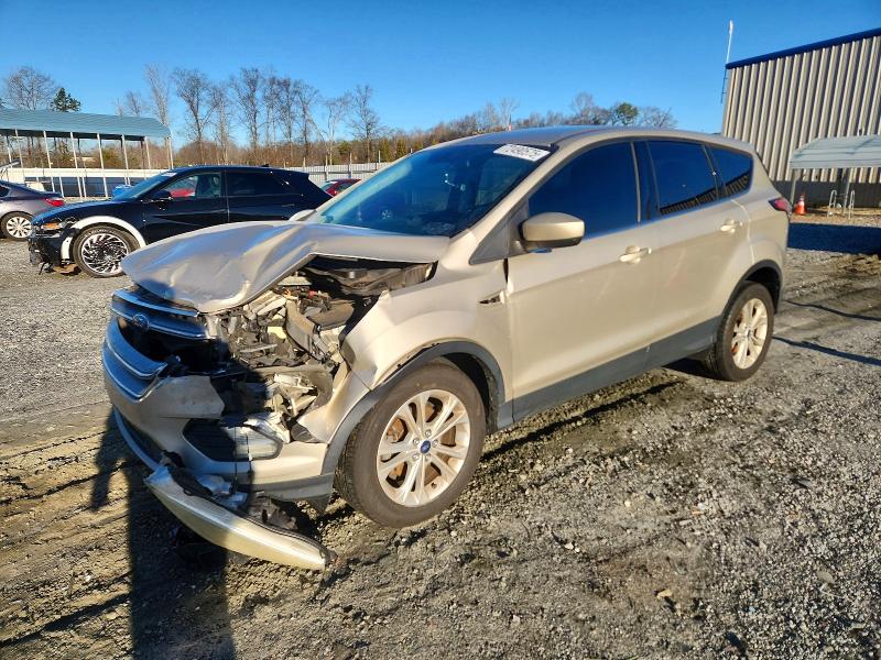 FORD ESCAPE SE 2017 with VIN 1FMCU0GD5HUD92323 - Photo from auction