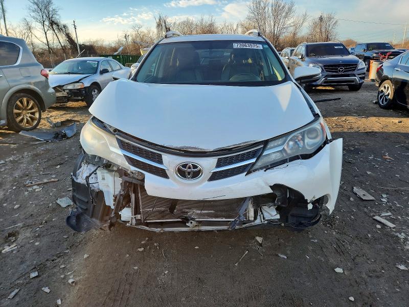 Photo 5 from auction – 2015 TOYOTA RAV4 LIMIT with VIN 2T3DFREV5FW325577