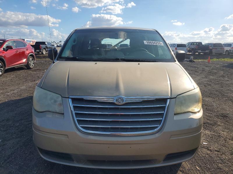 Photo 5 from auction – 2009 CHRYSLER TOWN & COU with VIN 2A8HR44E29R588582