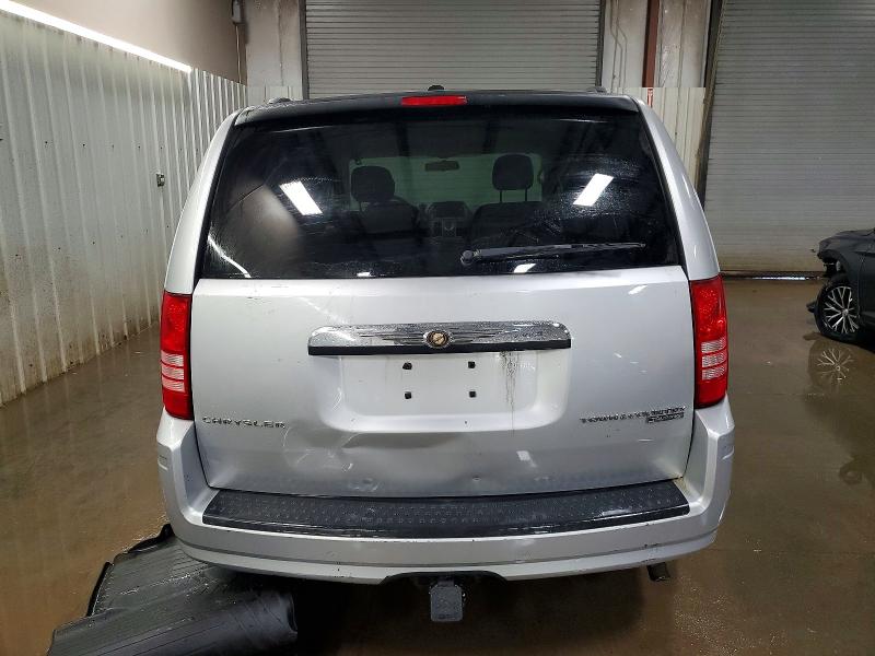 Photo 6 from auction – 2010 CHRYSLER TOWN & COU with VIN 2A4RR5D1XAR373268