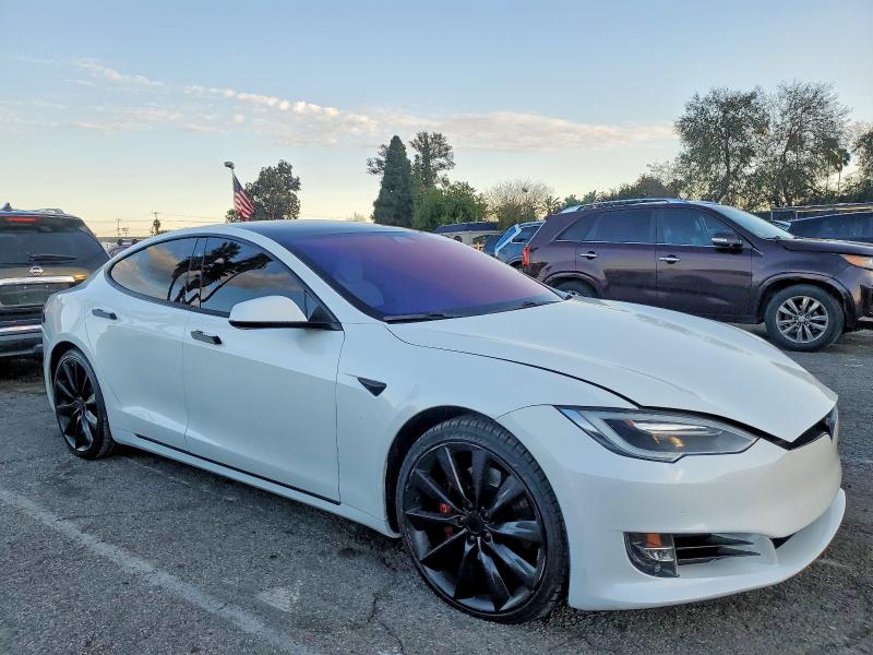 Photo 4 from auction – 2017 TESLA MODEL S with VIN 5YJSA1E21HF217558