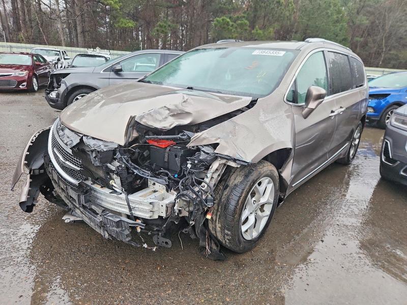 CHRYSLER PACIFICA 2017 with VIN 2C4RC1EGXHR644424 - Photo from auction
