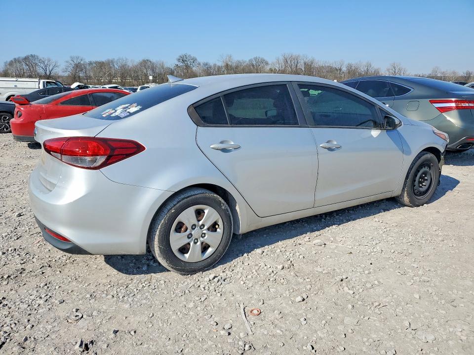 Photo 3 from auction – 2017 KIA FORTE with VIN 3KPFK4A77HE045883