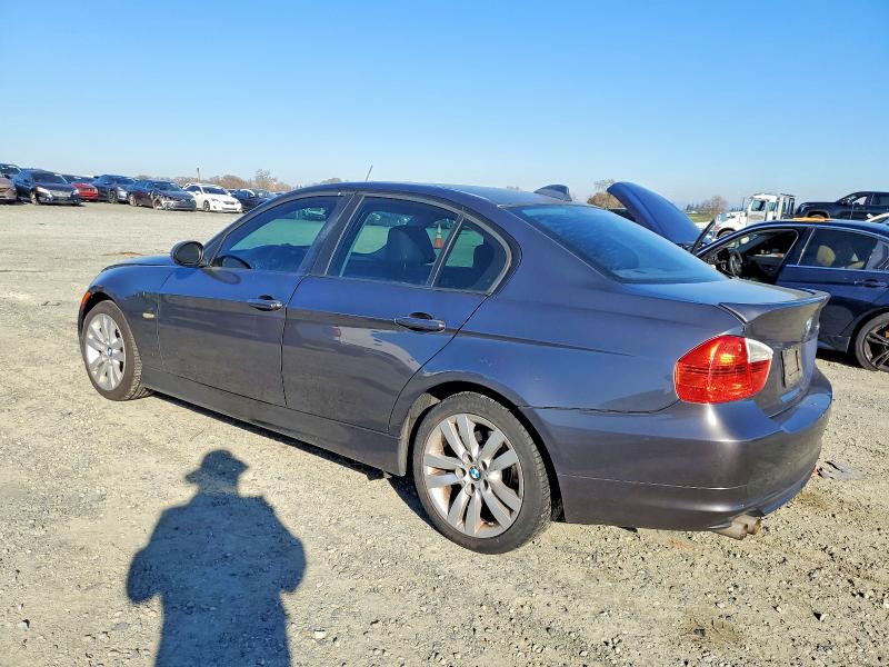 Photo 2 from auction – 2007 BMW 328 I with VIN WBAVA37517NE27514